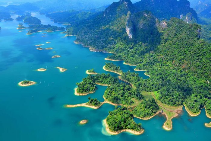home_01lake.jpg