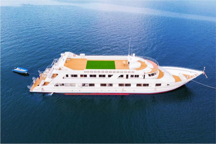 liveaboards_00mvkoon.jpg